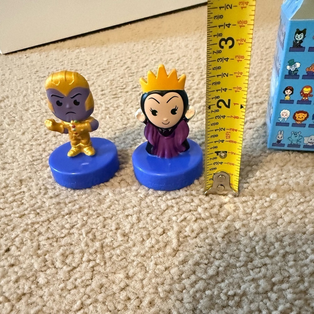 ❤️  NIP Disneyland 70 Thanos and Evil Queen McDonalds Happy Meal Toy - Picture 10 of 11